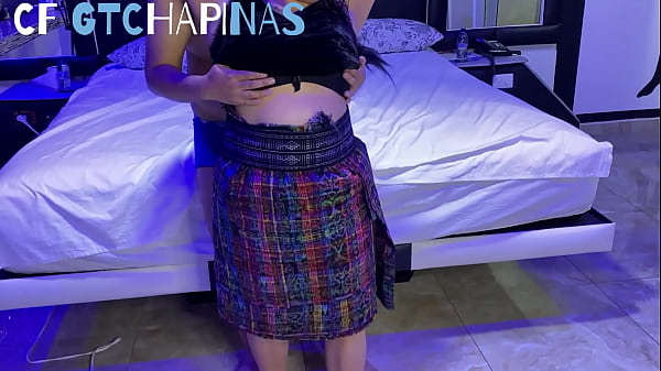 Play MP4 - Chica Guatemalteca pillada en la calle le invito unas copas y termino ba&ntilde;ada con mi semen