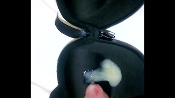 jerking off  bra 