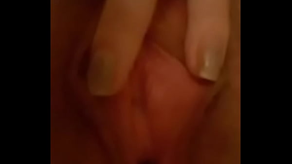 Infila le dita e gode