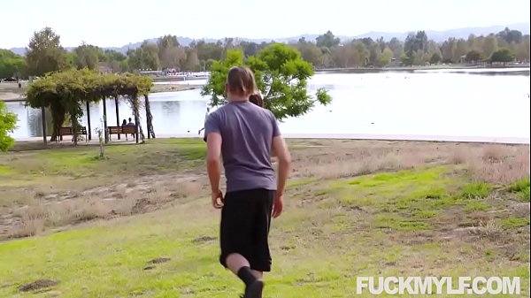 Play MP4 - An Ageless Ass Syren De Mer