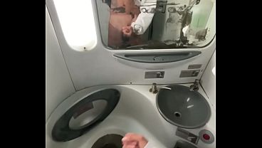 Me mama no banheiro do bus&atilde;o? 