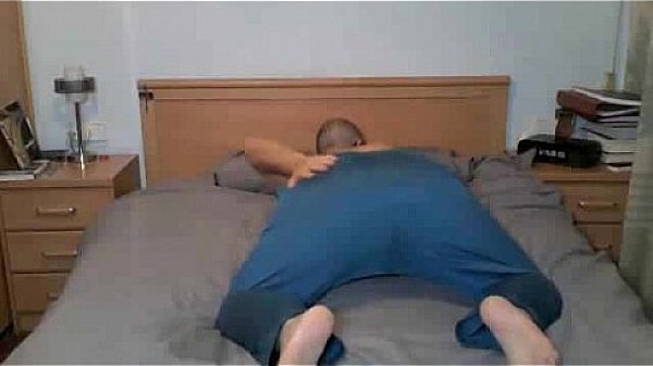 Osito cachondo busca macho II 