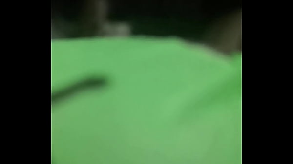 Play MP4 - Mod&egrave;le franckydee qui joue avec sa pompe