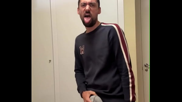 Play MP4 - hot daddy showing meat soft to hard so hot to watch