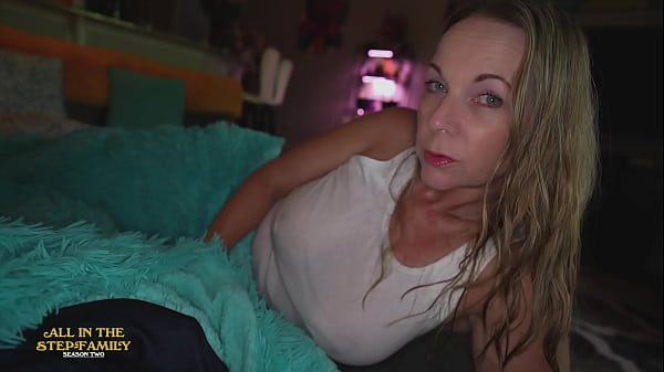 Stepmom caught in the rain ~ kymber leigh aitsf250810