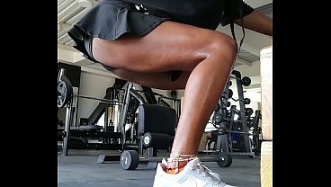 Trabajando duro mis piernas para follar 