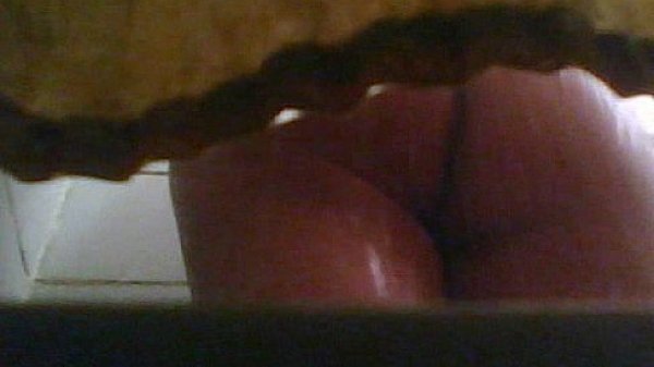 Nonton La Cu&ntilde;ada En La Ducha thumbnail