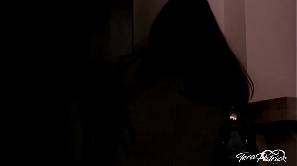 Brunette babe tera patrick massages alec knight's cock with her pussy 