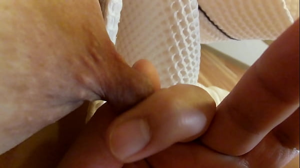 Play MP4 - 熟女　ねじり乳首　変態乳首　デカい乳首　イボ乳首　伸びる長乳首