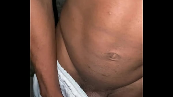 Play MP4 - VI O BOYZINHO CATANDO LIXO COM A PICA MARCANDO E SURGIR JUNTO NELE