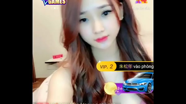 Em gái xinh xắn trên_livestream Uplive