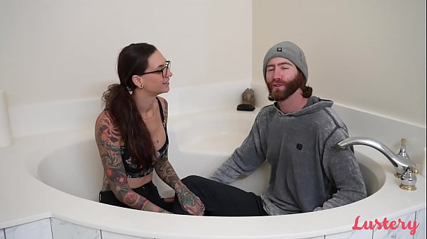 ROCKY AND TYLER TAKEA BATH