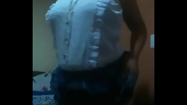 Esposa_combiana bailando