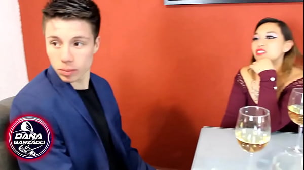 Festejo de termino de a&ntilde;o muy caliente con el novio de mi mejor amiga