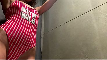 Public changing room plug play horny ass craving epic squirt cleanup fail larajuicy