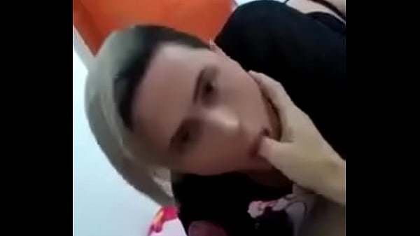 Play MP4 - Does anyone know the name of this guy&quest;