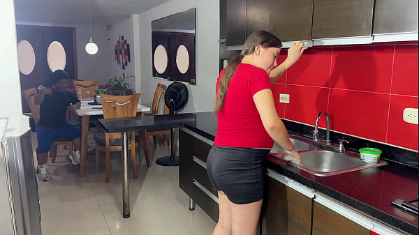 Nonton Veo Que Mi Sexi Embarazada Hermanastra Esta En La Cocina Y Le Pido Que Me De Algo De Comer A Cambio Le Meto Mi Enorme Y Jugosa Polla Por Su Apretado Co&ntilde;o Hasta Darle Toda Mi Rica Leche Dentro. thumbnail