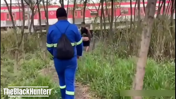 Uma Foda No Mato Depois Do Trabalho thumbnail