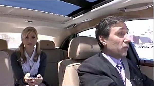 Skinny blondes pussy dominated 