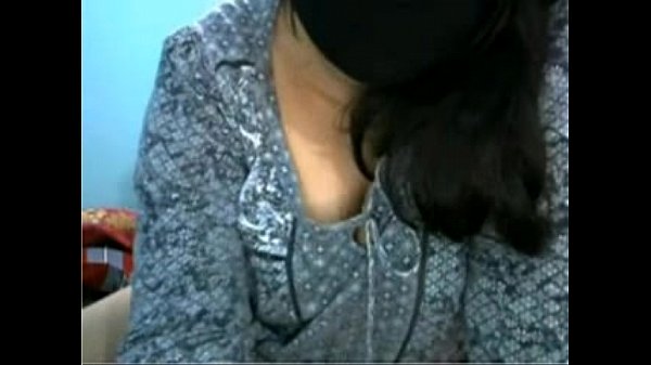 Sexy Big Boobs Aunty Stripto ShowHer BigBoobs on Cam 2612