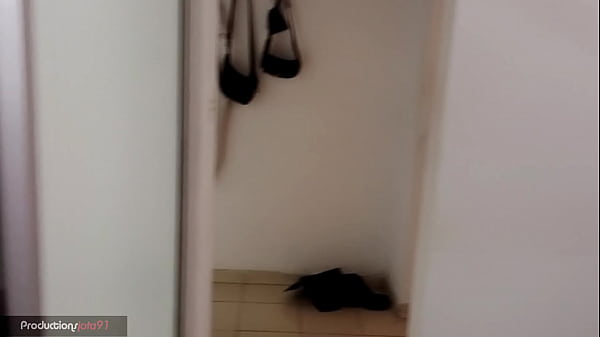 Play MP4 - por ser su d&iacute;a especial dejo que mi madrastra haga conmigo lo que quiera&comma; me chupa el pene y fornicamos hasta hacerme correr