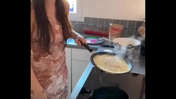 Nonton Aujourd&rsquo;hui C&rsquo;est La Chandeleur Demain Je Vous Mets Une Petite Vid&eacute;o Ou ... thumbnail