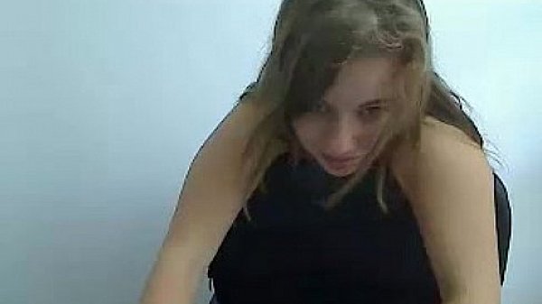 Nonton Tiny Blonde Shows Her Big Tits thumbnail