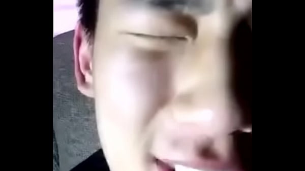 trai đẹp xuất tinh