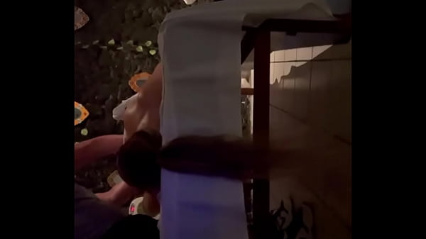 Masajista se aprovecha de rubia_Cámara_escondida