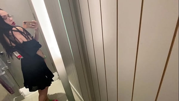 Nonton I Took Some Selfies While Trying New Clothes thumbnail