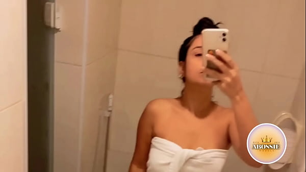 Play MP4 - Lady Black8 in public beach and later with her friend with hot sex