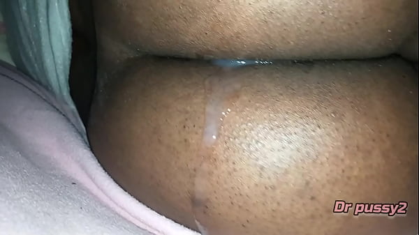 Angolana O Cu Cheio De S&eacute;men Pelo Cunhado thumbnail