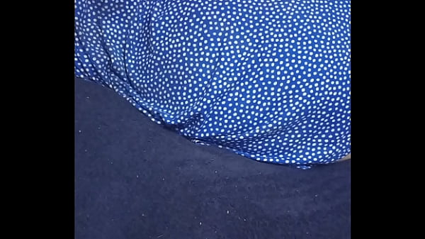 Hot milf teases with her legs & sexy feet very nice 