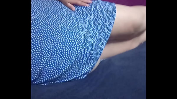 Hot milf teases with her legs_sexy feet very nice