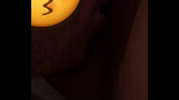 Alessandra Levet mi novio me coge y me hace sentir muy rico 