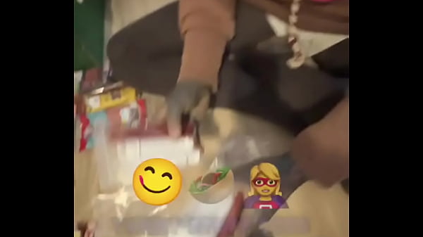 My lovely better half lily lu filmz is packing the stuff for the marathon ️️who&rsquo;s your go to partne 