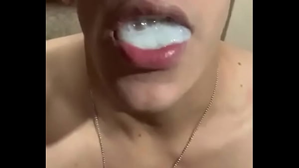 leitinho quente na boca