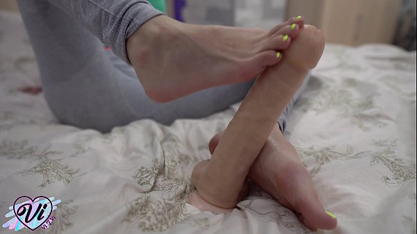 Teen With Small Foot Passionate Footjob Rubber Dick thumbnail