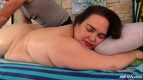 Bbw darling geisha requests a massage with all the extras 