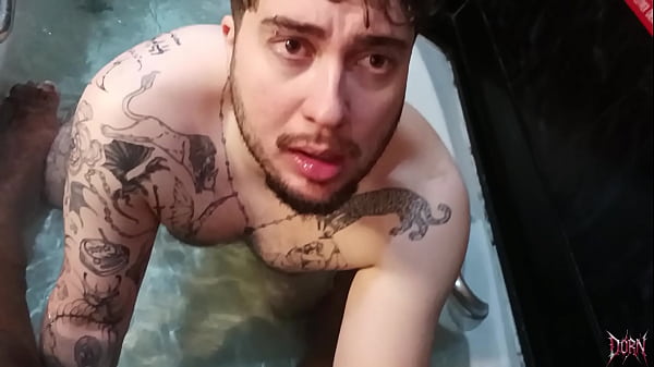 o filho do pastor me levou no motel, fudeu meu cuzinho na banheira e na cama (COMPLETO NO RED) 