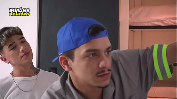 O PUTO COMEU MEU CU COM SUA FERRAMENTA 