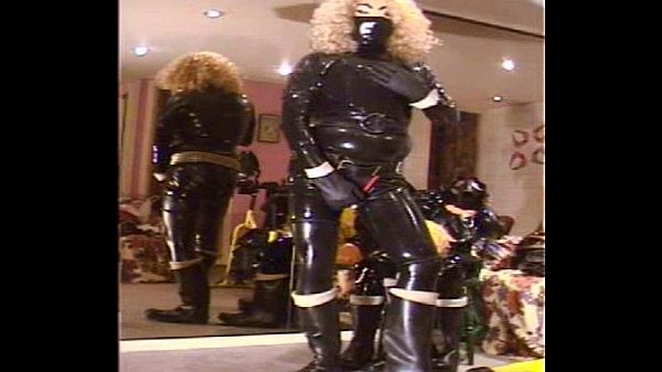 RoxinaHornyInTangaAndRubber09062004