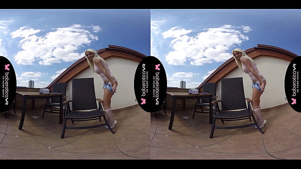 Solo blonde Lena_Love is_moaning_while cumming inVR