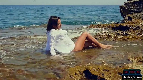 Play MP4 - Sexy bikini teen strips naked outdoor near the sea