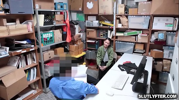 Nonton Cutie Hot Babe Jade Noir Sucking A Meaty Cock thumbnail