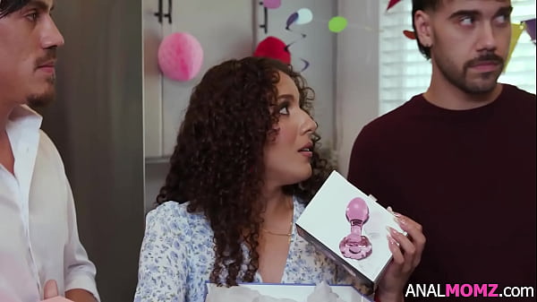 Play MP4 - Stepmom Happy Birthday Like Anal Sex