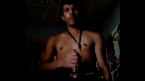 Play MP4 - super Dotado do cacete duro feito pedra exporrando leite na camera