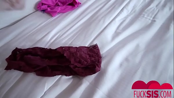 Play MP4 - Sniffing Stepsister Serena Avery Panties