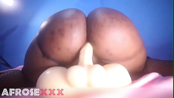 Play MP4 - Lonely African woman riding a male torso sex toy