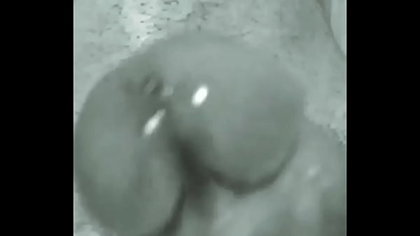 Play MP4 - TELEPHONE LOVE